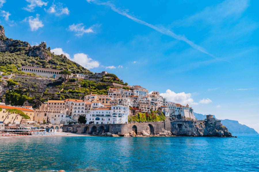 the beautiful amalfi coast in italy