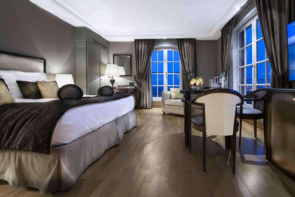 Villa Florentine hotel room in Lyon