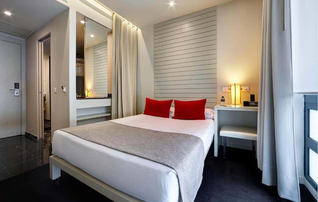 Hotel Miró guest room