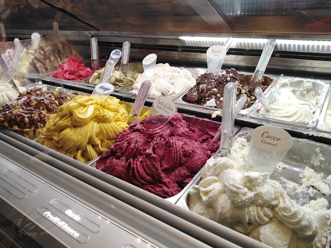 Fiocco di Neve gelato shop in rome