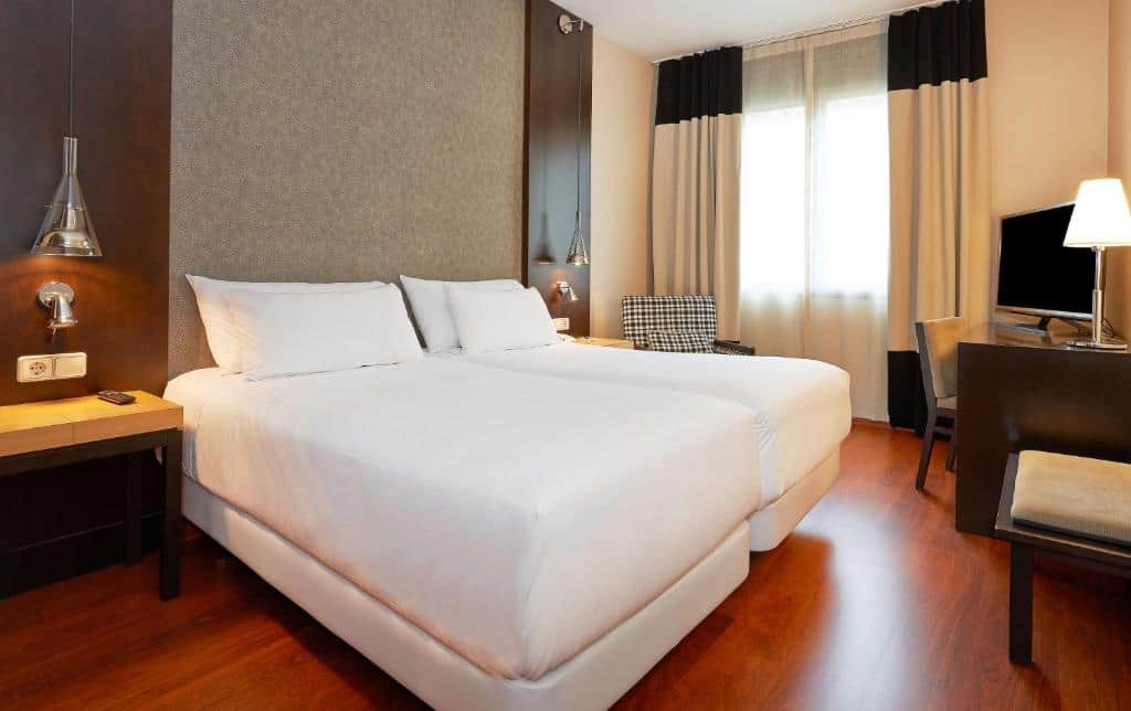 NH Barcelona Eixample hotel room