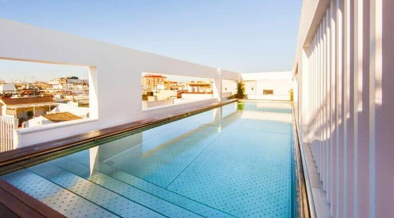 Hotel Mercer Seville pool