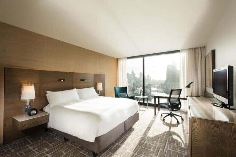 Pan Pacific Melbourne hotel room