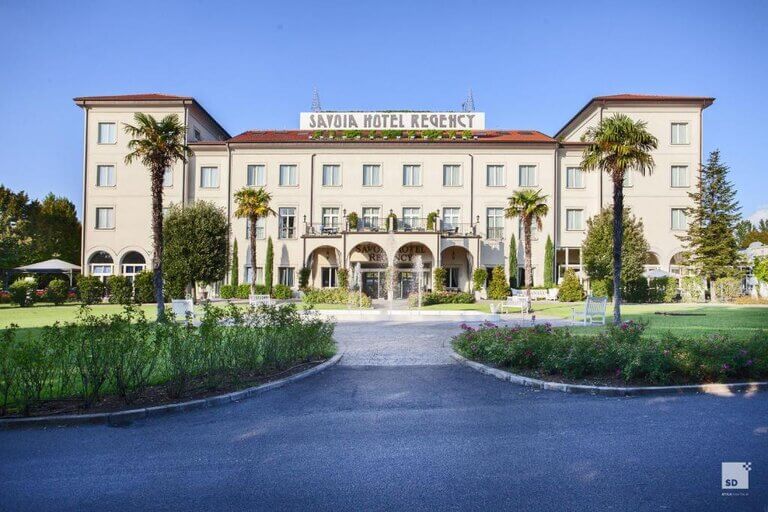 Savoia Hotel Regency Bologna entrance