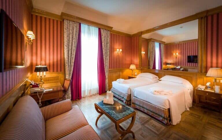 Grand Hotel Sitea room