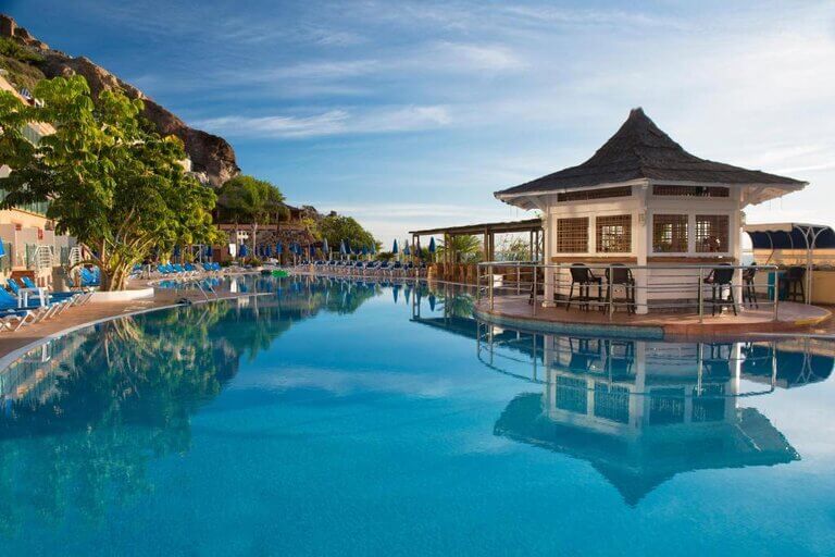 Hotel Mogan Princess outdoor pool