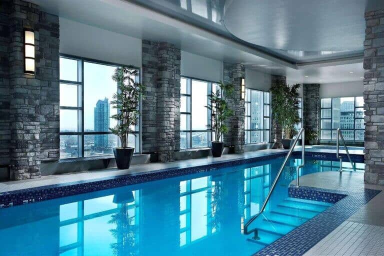 Hyatt Regency Calgary swimming pool