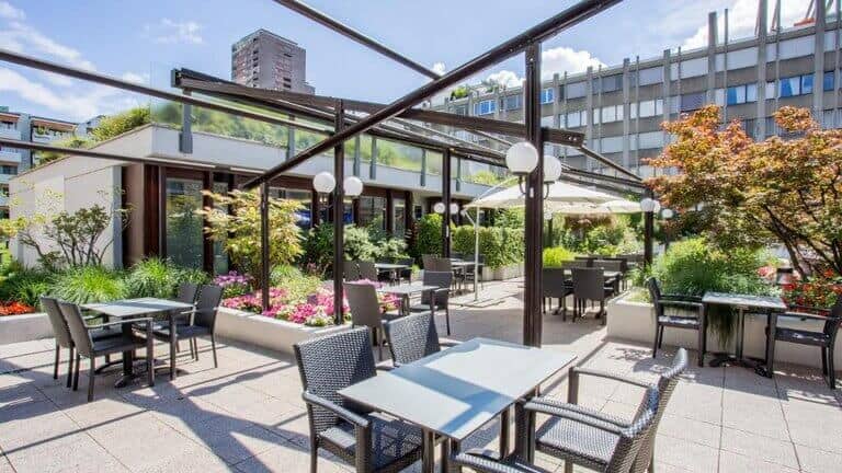 Crowne Plaza Zürich hotel terrace