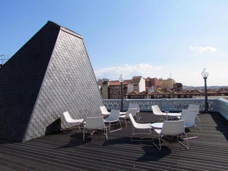 Grande Hotel do Porto rooftop terrace