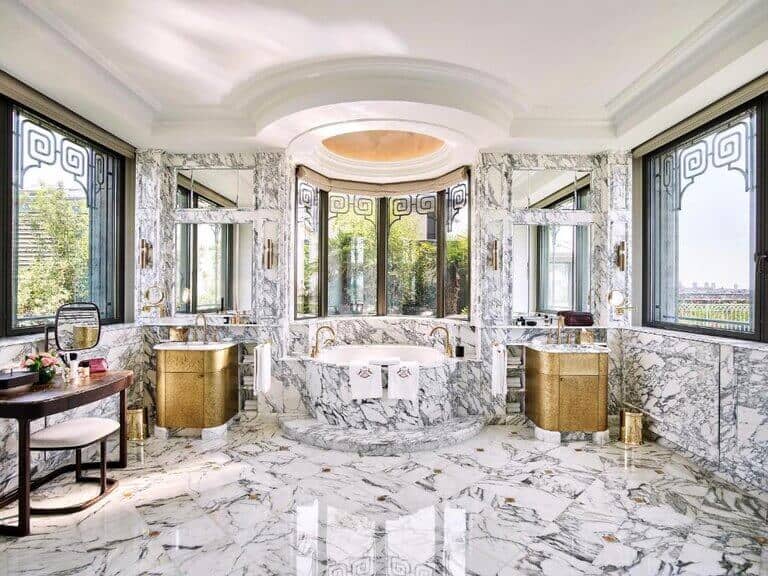 Le Meurice hotel bathrooms