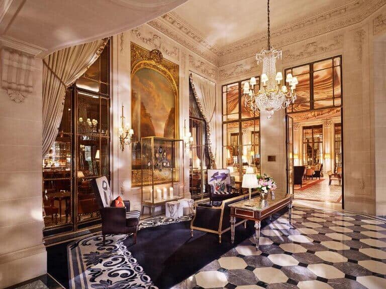 Le Meurice hotel lobby